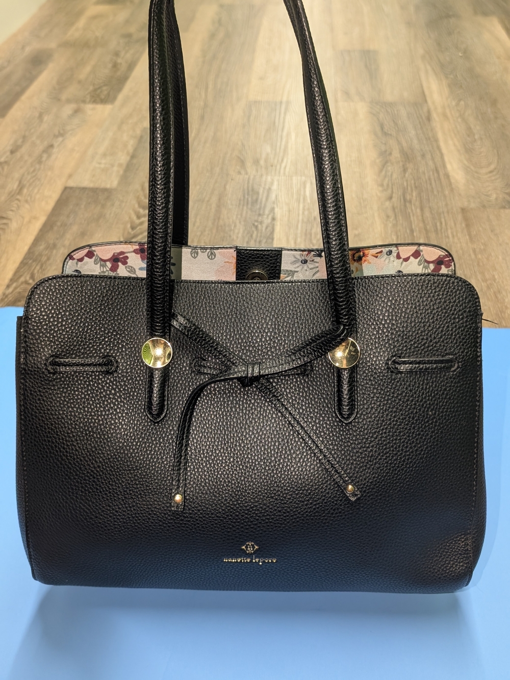NWOT✨Nanette Lepore✨Black Pebbled Vegan Leather Bow Tote Bag✨Pristine Condition